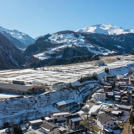 Backcountry Hotel*super Premium * Disentis